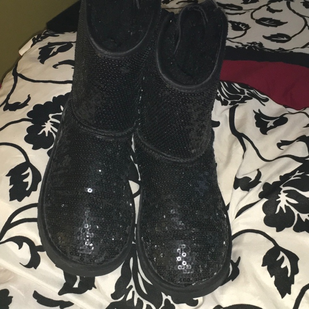 Little Girl Bailey Bow ll   Sequined Ugg Boots